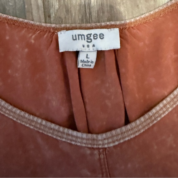 Umgee Scoop Neck Long Sleeve Tunic Top - Picture 2 of 4